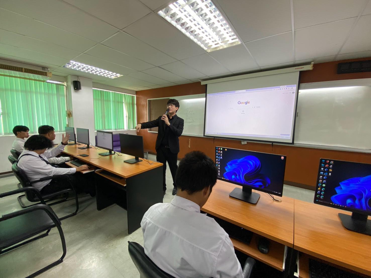 19. คณะเทคโนโลยีอุตสาหกรรม มหาวิทยาลัยราชภัฏกำแพงเพชร จัดโครงการอบรมและพัฒนาทักษะภาษาอังกฤษและมาตรฐานคอมพิวเตอร์ สำหรับนักศึกษาชั้นปีที่ 1